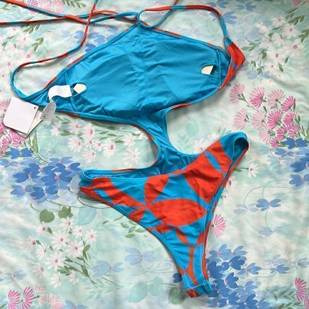Fabletics Cutout One Piece Swimsuit - M - Picture 7 of 8